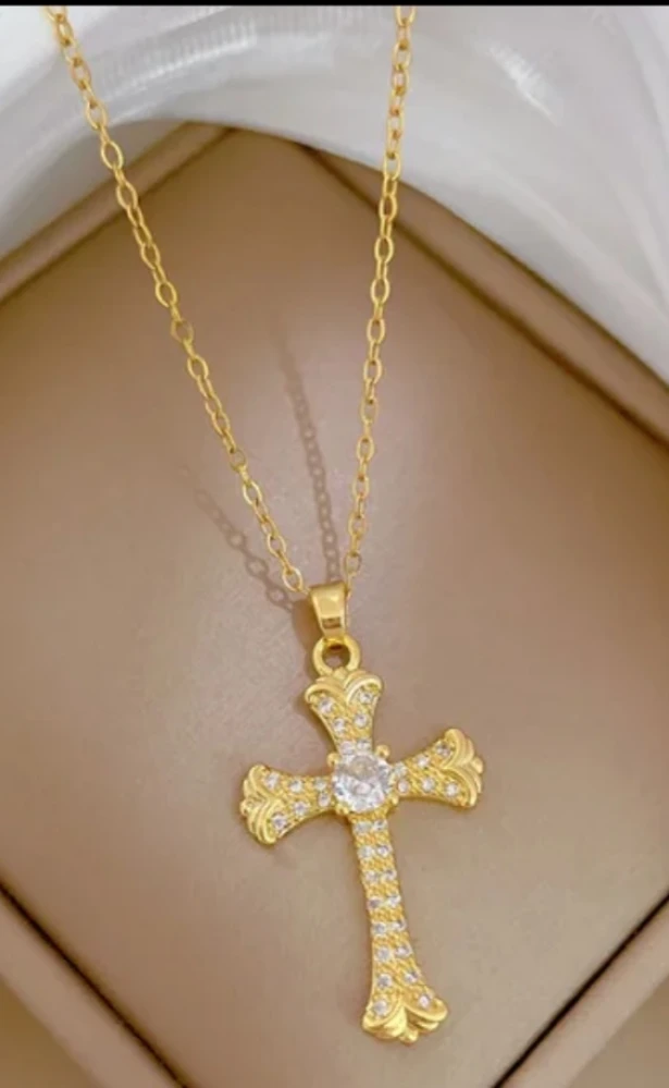 Collier ras du coup pendentif croix
