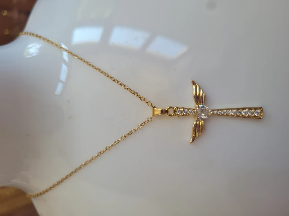 Collier ras du coup pendentif croix