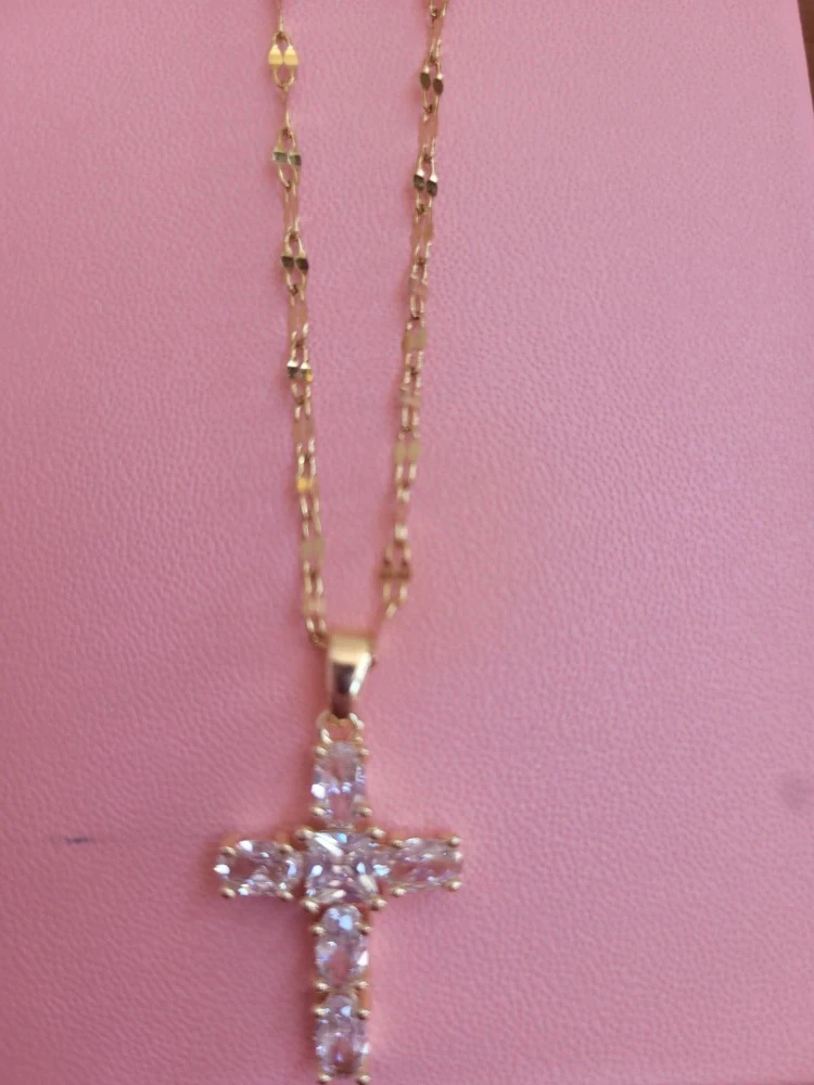 Collier ras du coup pendentif croix