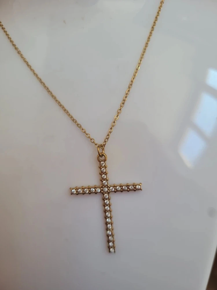 Collier pendentif croix